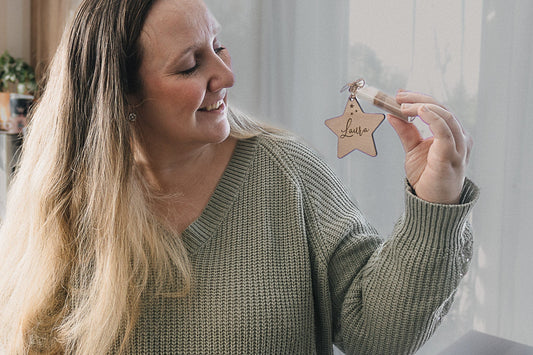 Heiße Tonka-Gewürzschokolade im Reagenzglas – kleine Geschenkidee zu Weihnachten