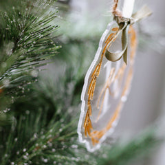 Love Christmas | Dein Name im Kranz - Weihnachtsbaumanhänger