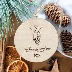 Love Christmas | Verschlungene Hände - Weihnachtsbaumanhänger